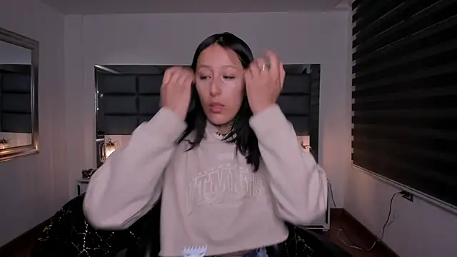 Snapshot of Mariana_Joness chatting on 11-11-25, 02:11 Mariana Joness online show from 11-11-25, 02:11