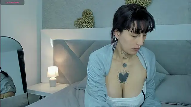 Snapshot of Mariana_Joness chatting on 02-01-26, 03:05 Mariana Joness online show from 02-01-26, 03:05