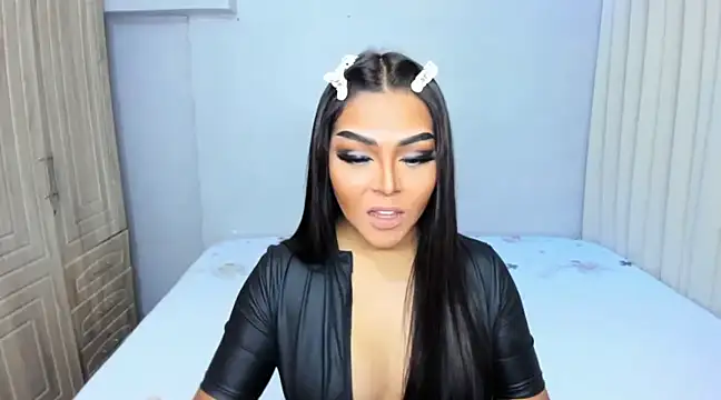 Snapshot of shantal_r0mance chatting on 02-06-25, 01:49 shantal r0mance online show from 02-06-25, 01:49