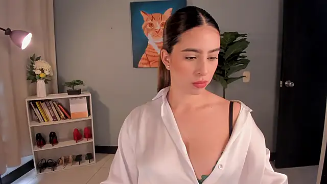 LiaPearce online show from 04-06-26, 01:12