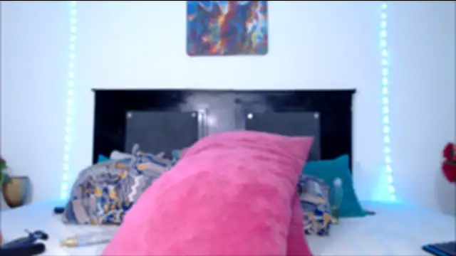 Snapshot of AdaraLink chatting on 12-15-25, 12:31 AdaraLink online show from 12-15-25, 12:31