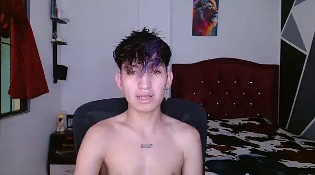 Snapshot of littlextreme chatting on 12-04-24, 03:37 littlextreme online show from 12-04-24, 03:37