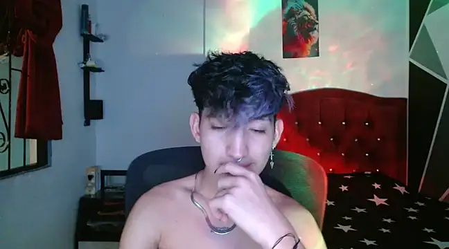 Snapshot of littlextreme chatting on 12-05-24, 06:21 littlextreme online show from 12-05-24, 06:21