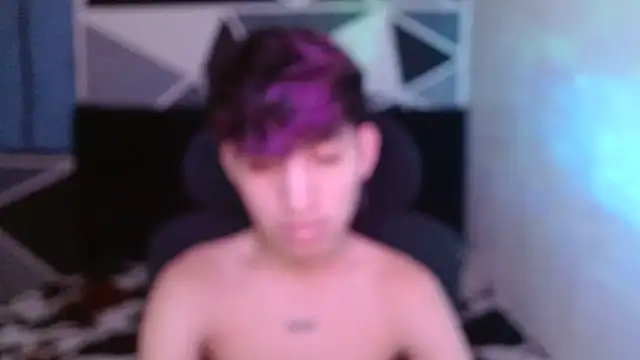 Snapshot of littlextreme chatting on 12-18-24, 05:26 littlextreme online show from 12-18-24, 05:26