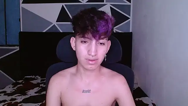 Snapshot of littlextreme chatting on 12-19-24, 03:07 littlextreme online show from 12-19-24, 03:07