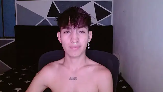 Snapshot of littlextreme chatting on 12-23-24, 12:57 littlextreme online show from 12-23-24, 12:57