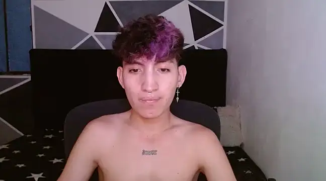 Snapshot of littlextreme chatting on 12-23-24, 07:06 littlextreme online show from 12-23-24, 07:06