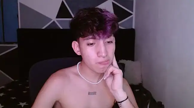 Snapshot of littlextreme chatting on 12-24-24, 01:06 littlextreme online show from 12-24-24, 01:06