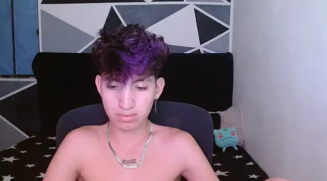 Snapshot of littlextreme chatting on 12-28-24, 07:11 littlextreme online show from 12-28-24, 07:11