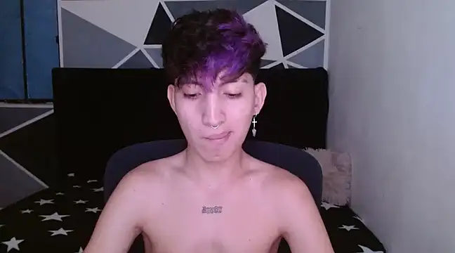 Snapshot of littlextreme chatting on 12-31-24, 03:45 littlextreme online show from 12-31-24, 03:45