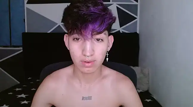 Snapshot of littlextreme chatting on 12-31-24, 06:48 littlextreme online show from 12-31-24, 06:48