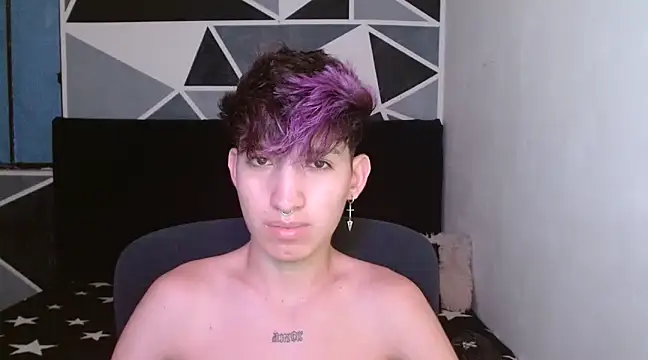 Snapshot of littlextreme chatting on 01-06-25, 02:48 littlextreme online show from 01-06-25, 02:48