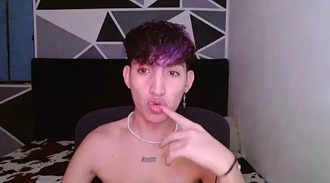 Snapshot of littlextreme chatting on 01-09-25, 12:14 littlextreme online show from 01-09-25, 12:14