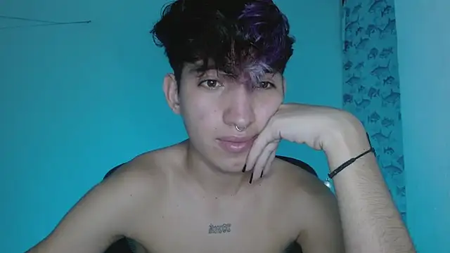 Snapshot of littlextreme chatting on 02-04-25, 07:18 littlextreme online show from 02-04-25, 07:18