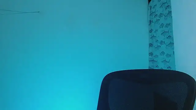 Snapshot of littlextreme chatting on 02-04-25, 10:21 littlextreme online show from 02-04-25, 10:21