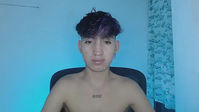 Snapshot of littlextreme chatting on 02-05-25, 11:50 littlextreme online show from 02-05-25, 11:50