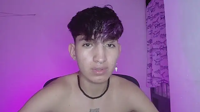 Snapshot of littlextreme chatting on 02-08-25, 04:25 littlextreme online show from 02-08-25, 04:25