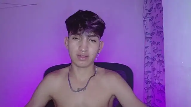 Snapshot of littlextreme chatting on 02-13-25, 03:50 littlextreme online show from 02-13-25, 03:50