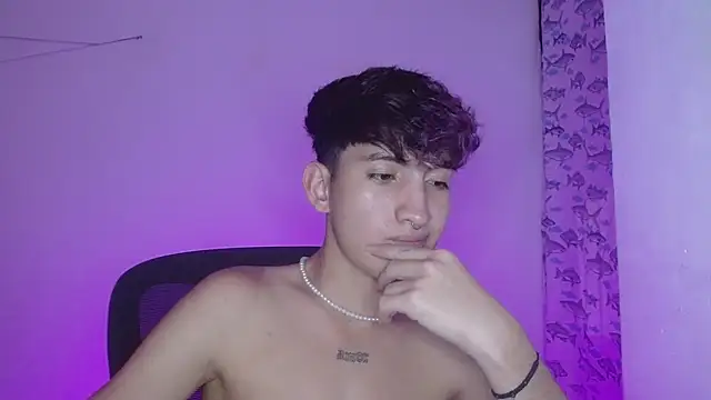 Snapshot of littlextreme chatting on 02-15-25, 04:58 littlextreme online show from 02-15-25, 04:58