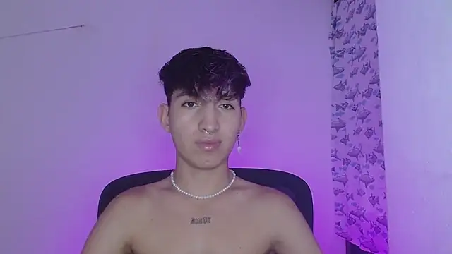 Snapshot of littlextreme chatting on 02-17-25, 12:54 littlextreme online show from 02-17-25, 12:54