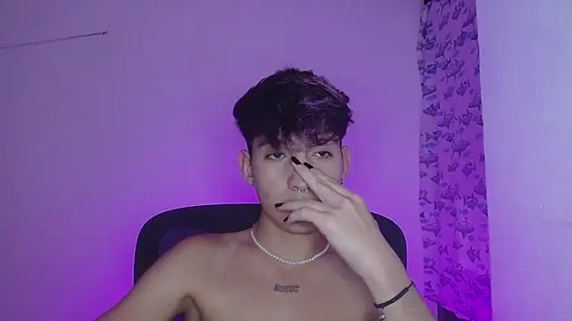 Snapshot of littlextreme chatting on 02-17-25, 03:58 littlextreme online show from 02-17-25, 03:58