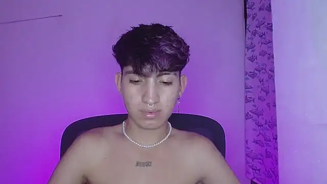 Snapshot of littlextreme chatting on 02-18-25, 04:26 littlextreme online show from 02-18-25, 04:26