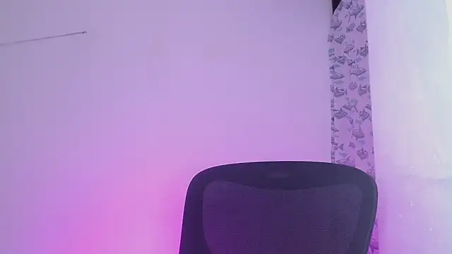 Snapshot of littlextreme chatting on 02-22-25, 02:39 littlextreme online show from 02-22-25, 02:39