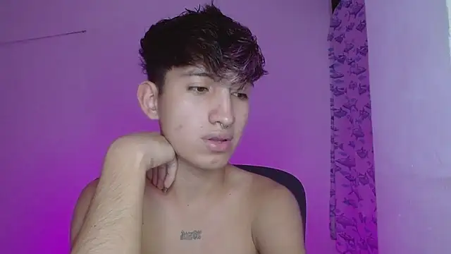 Snapshot of littlextreme chatting on 02-22-25, 05:44 littlextreme online show from 02-22-25, 05:44