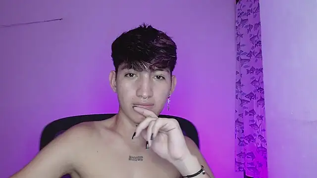 Snapshot of littlextreme chatting on 02-27-25, 07:23 littlextreme online show from 02-27-25, 07:23