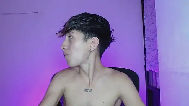 Snapshot of littlextreme chatting on 02-28-25, 05:59 littlextreme online show from 02-28-25, 05:59