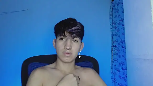 Snapshot of littlextreme chatting on 03-02-25, 09:53 littlextreme online show from 03-02-25, 09:53