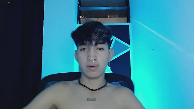 Snapshot of littlextreme chatting on 03-11-25, 04:21 littlextreme online show from 03-11-25, 04:21