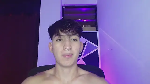 Snapshot of littlextreme chatting on 03-15-25, 02:56 littlextreme online show from 03-15-25, 02:56