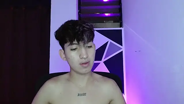 Snapshot of littlextreme chatting on 03-16-25, 01:38 littlextreme online show from 03-16-25, 01:38