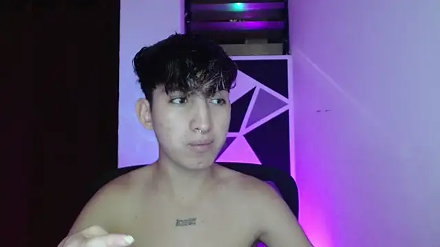 Snapshot of littlextreme chatting on 03-19-25, 03:41 littlextreme online show from 03-19-25, 03:41