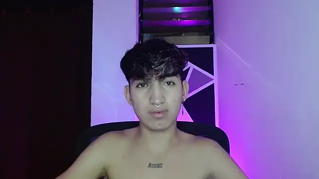 Snapshot of littlextreme chatting on 03-19-25, 06:46 littlextreme online show from 03-19-25, 06:46