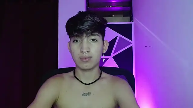 Snapshot of littlextreme chatting on 03-20-25, 06:41 littlextreme online show from 03-20-25, 06:41