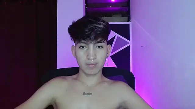 Snapshot of littlextreme chatting on 03-22-25, 03:52 littlextreme online show from 03-22-25, 03:52