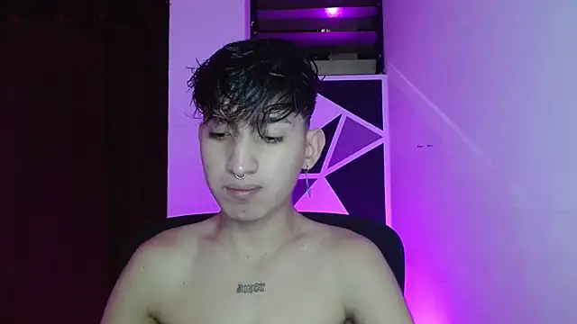 Snapshot of littlextreme chatting on 03-22-25, 07:15 littlextreme online show from 03-22-25, 07:15