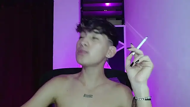 Snapshot of littlextreme chatting on 03-22-25, 10:17 littlextreme online show from 03-22-25, 10:17