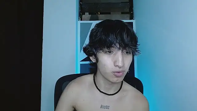 Snapshot of littlextreme chatting on 01-09-26, 01:19 littlextreme online show from 01-09-26, 01:19