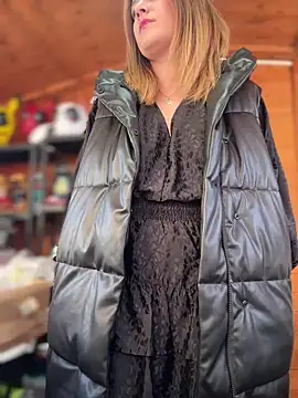 Snapshot of DaisyVibesss chatting on 12-31-24, 10:48 DaisyVibesss online show from 12-31-24, 10:48