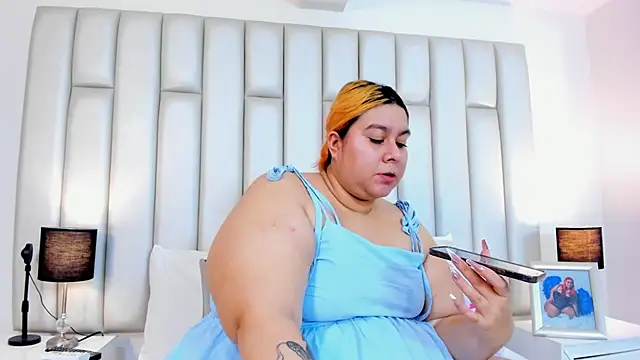 aandreaperez online show from 02-12-25, 11:40