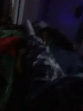 Snapshot of Hugetings chatting on 12-17-24, 03:17 Hugetings online show from 12-17-24, 03:17