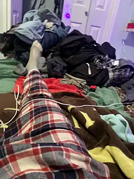 Hugetings online show from 04-12-26, 06:51