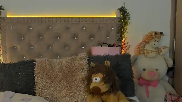 Lissa gray online show from 04-02-26, 02:42