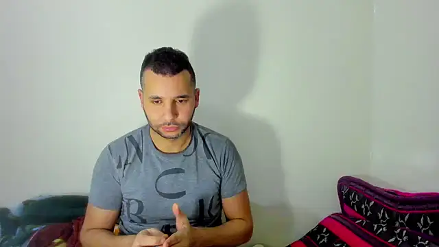 Snapshot of Dani_Lop chatting on 03-08-25, 02:40 Dani Lop online show from 03-08-25, 02:40