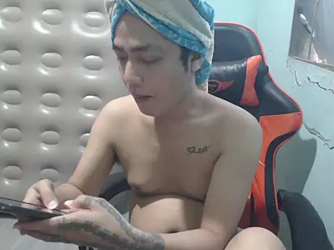 Snapshot of itsmacky4u chatting on 09-27-25, 04:39 itsmacky4u online show from 09-27-25, 04:39