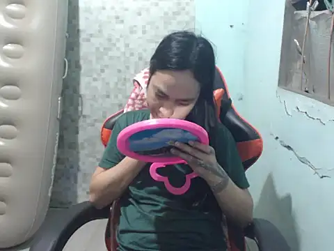 Snapshot of itsmacky4u chatting on 11-01-25, 12:18 itsmacky4u online show from 11-01-25, 12:18