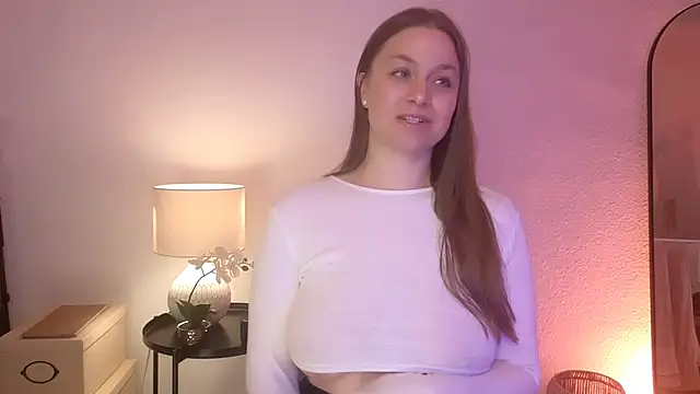 Snapshot of MilaFleur chatting on 02-01-25, 03:18 MilaFleur online show from 02-01-25, 03:18